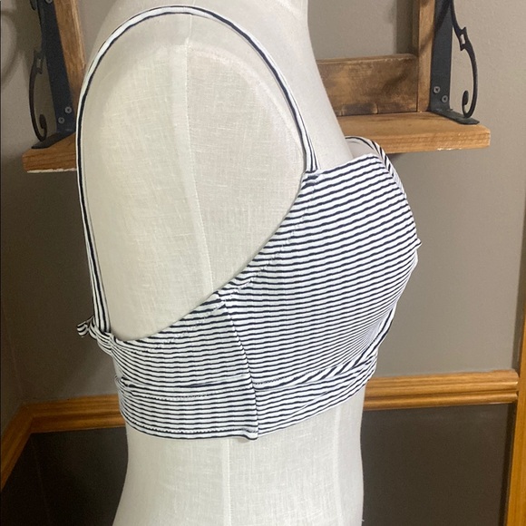 Shade & shore black & white Striped Knot Front bikini swim Top size 36D - Picture 3 of 9